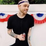 Elijah Daniel Instagram - no filter, no facetune. Just me :) Q&A!! ask me anything in the comments! I’m not gonna answer i just want a lot of comments 💕💕 who else loves Starbucks??? 👏🏼