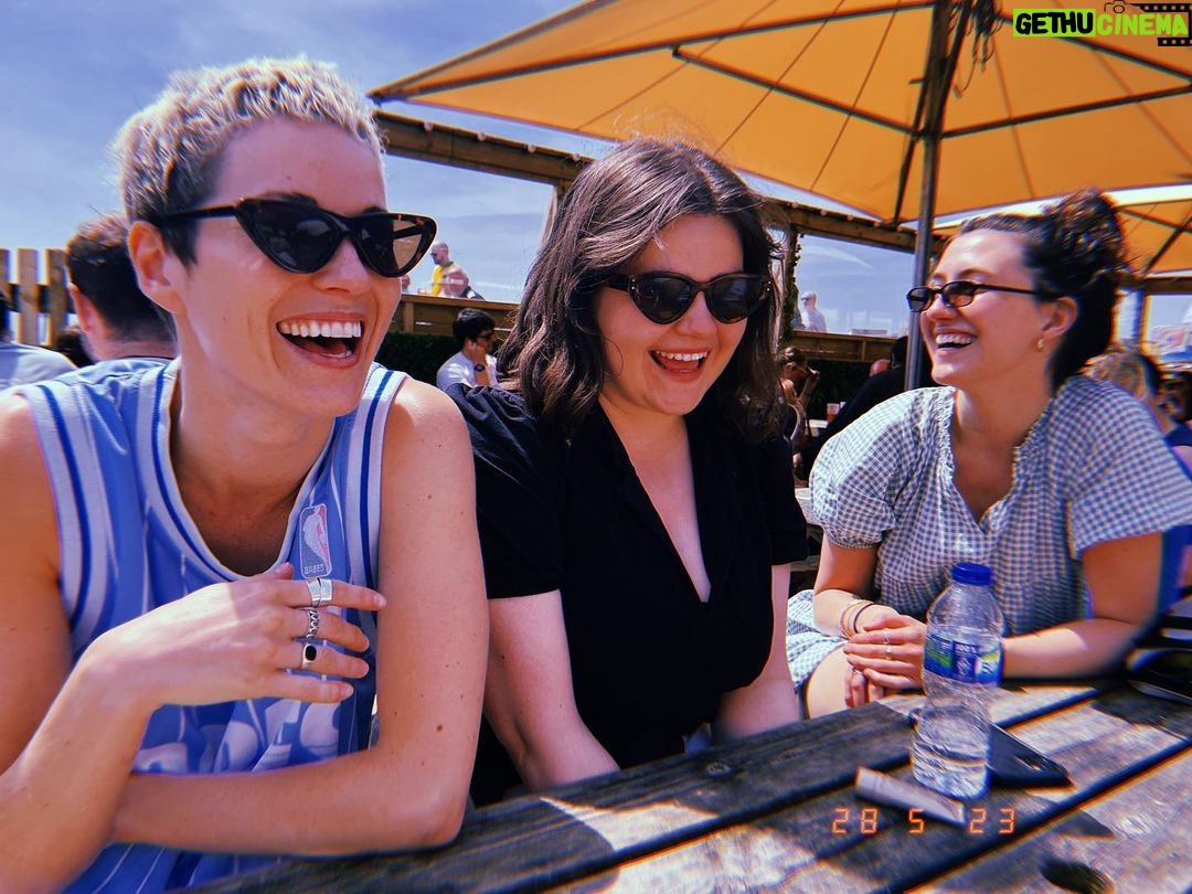 Eliot Salt Instagram - Everybody being beautiful and funny in Brighton (couldn’t think of a funny caption so went literal & informative) ☀️ 🌊 (emojis also pretty on the nose)