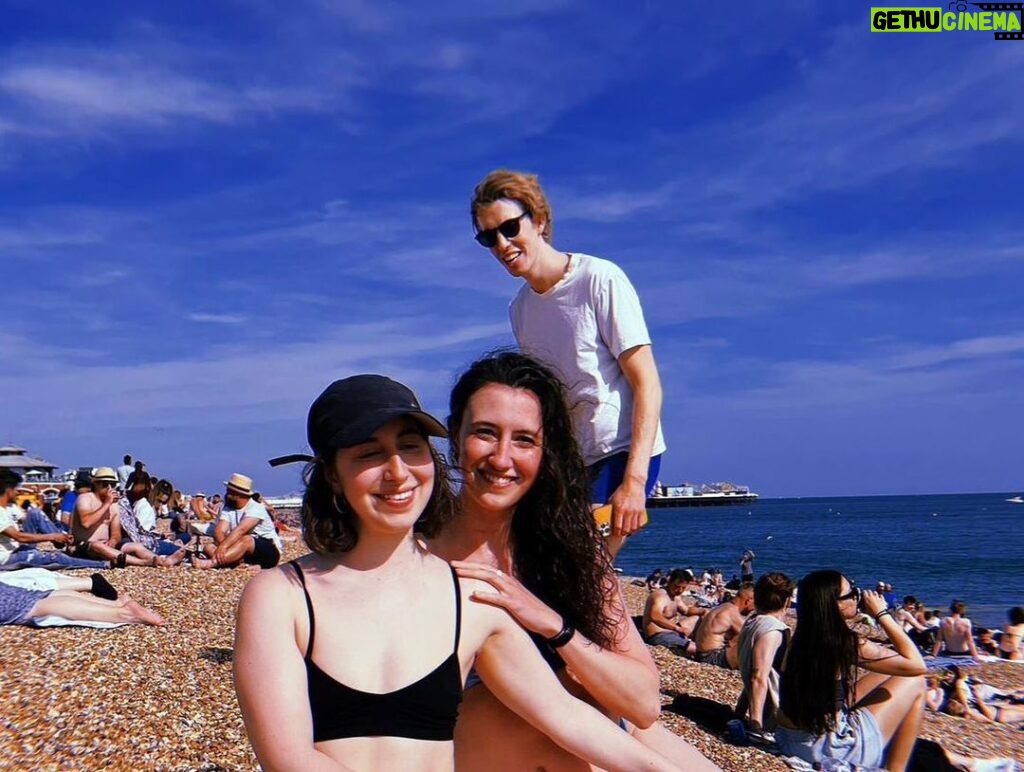 Eliot Salt Instagram - Everybody being beautiful and funny in Brighton (couldn’t think of a funny caption so went literal & informative) ☀️ 🌊 (emojis also pretty on the nose)