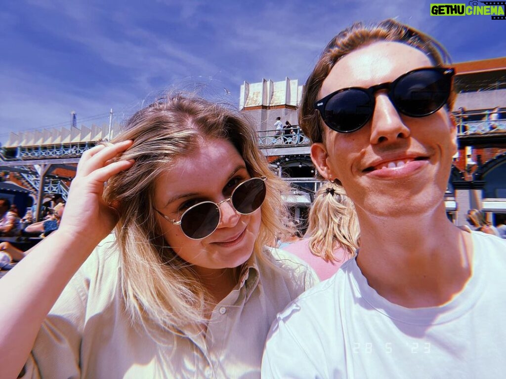 Eliot Salt Instagram - Everybody being beautiful and funny in Brighton (couldn’t think of a funny caption so went literal & informative) ☀️ 🌊 (emojis also pretty on the nose)