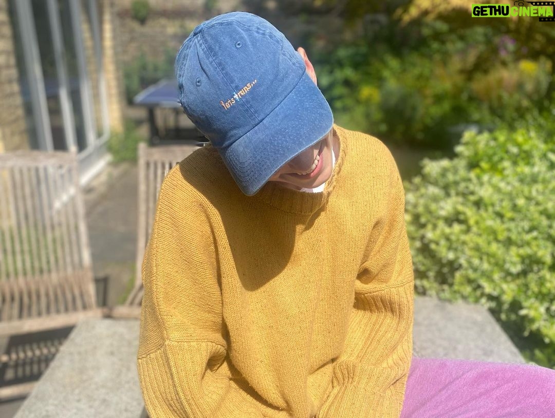 Eliot Salt Instagram - Summer begins // I take nice pics of my ‘friends’ and ‘loved ones’ looking anywhere but at me (?!) // pls send tips for easing wild wild hay fever reactions, love from my skin and eyes xo ☀️ 🍃 London, United Kingdom