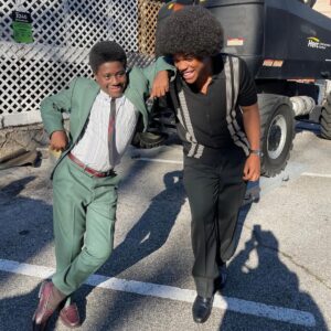 Elisha Williams Instagram - Here are a few pics of me and my big bro @spencemooreii head over to @hulu and @disneyplus to catch up on Season 1 of the  @wonderyearsabc #wonderyears #dare2dream @instapic #bros