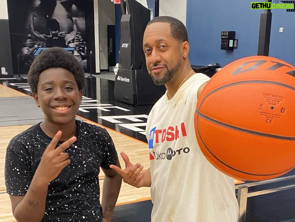 Elisha Williams Instagram - @jaleelwhite Thanks for the great conversation and advice I learned so much.. Most of all thanks for the 1 v 1!💪🏾 #icon #familymatters