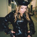 Elizabeth Gillies Instagram - Nothing good comes from Fallon wearing all black & fingerless gloves. Don’t miss the new D Friday 🕶