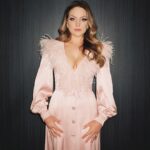 Elizabeth Gillies Instagram - How’s everybody feeling? 2022 seems boring so far.