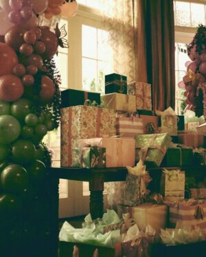 Elizabeth Gillies Instagram - Tonight! Dynasty’s penultimate episode and Fallon’s magical baby shower. Don’t miss it 🦋