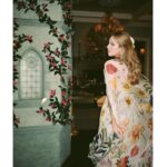 Elizabeth Gillies Instagram - Tonight! Dynasty’s penultimate episode and Fallon’s magical baby shower. Don’t miss it 🦋