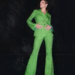 Elizabeth Gillies Instagram - It’s a Gigi Goode original! Beyond thrilled to be wearing this custom suit designed by @thegigigoode herself and constructed by the wonderful @kgeggie. Once I saw Gigi on Season 12, I knew I had to ask her to design a look for Fallon and she DELIVERED. Such a talent and such an honor! 📸 - @marymurphay