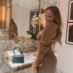 Elizabeth Gillies Instagram – A few end of summer looks/ moments that I enjoyed. Posting now because this is the last warm weather content you’re going to get from me for the next six months.