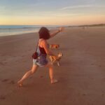 Ella Hooper Instagram - Action shot. Feat. @taja.photography @littlelocalbroome @redbillstudiogallery #minibreak #broome #besties