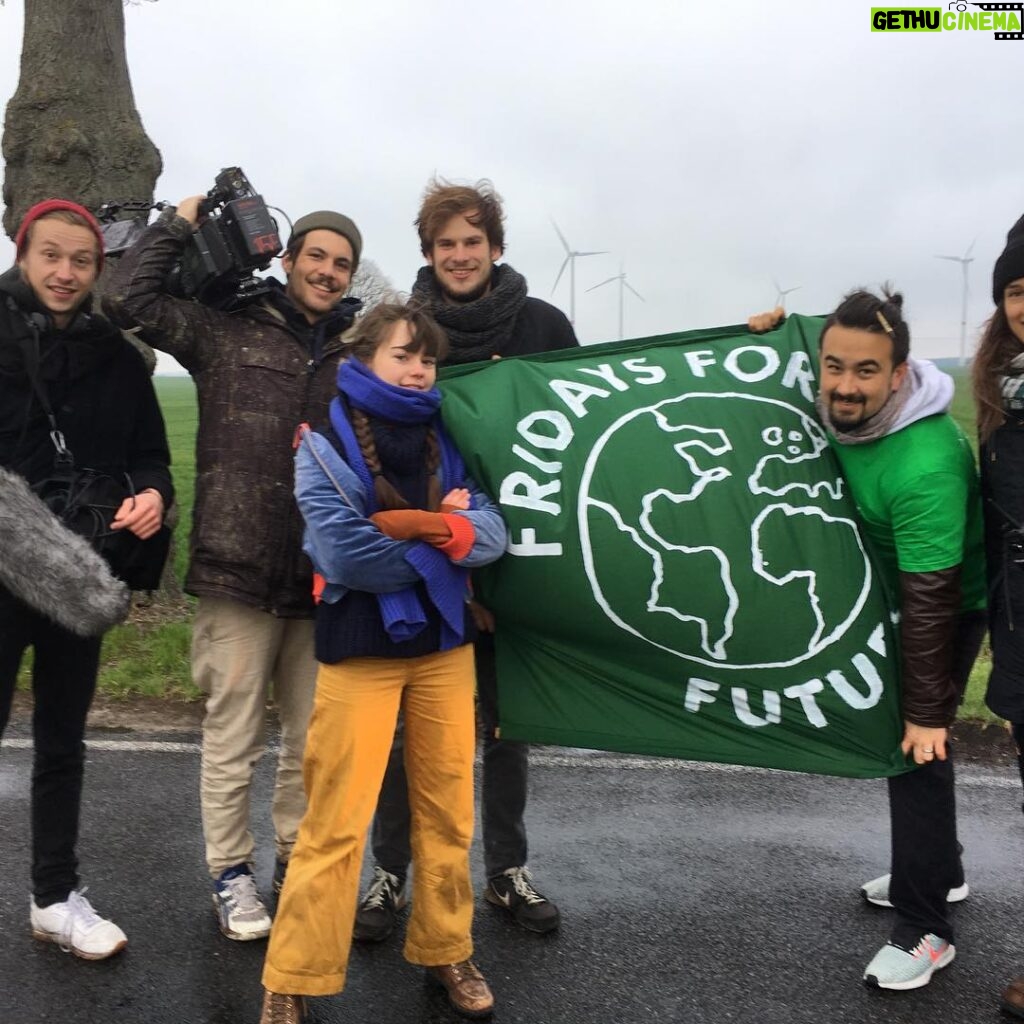 Ella Lee Instagram - There is no planet B. We are shooting a short film to motivate adults all over Europe to vote. European elections are climate elections #fridaysforfuture #klimaschutz #klimastreik #wirbleibenlaut #europawahl #thereisnoplanetb #schoolstrike4climate #noplanetb #youthforclimate #europeanelections2019 #neidig #hannahkahnwald #ellalee