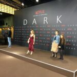 Ella Lee Instagram - Ich hatte so viel Spaß gestern bei der Europa Premiere von DARK, dank der coolen Schauspieler und Crew und all den anderen Leuten, die da waren und ich nicht kannte... 😄 #netflix #netflixdark #ellalee #darknetflix #hannahkahnwald Zoo Palast