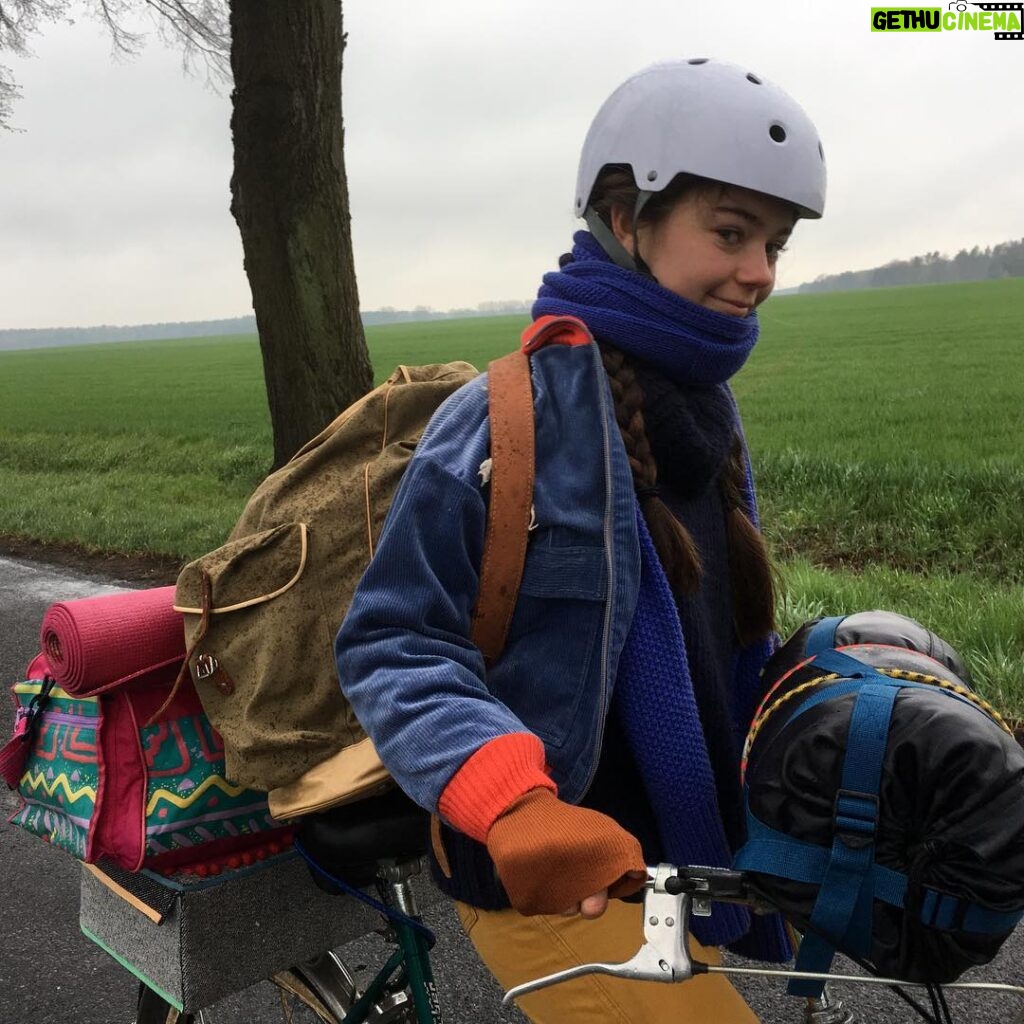 Ella Lee Instagram - There is no planet B. We are shooting a short film to motivate adults all over Europe to vote. European elections are climate elections #fridaysforfuture #klimaschutz #klimastreik #wirbleibenlaut #europawahl #thereisnoplanetb #schoolstrike4climate #noplanetb #youthforclimate #europeanelections2019 #neidig #hannahkahnwald #ellalee