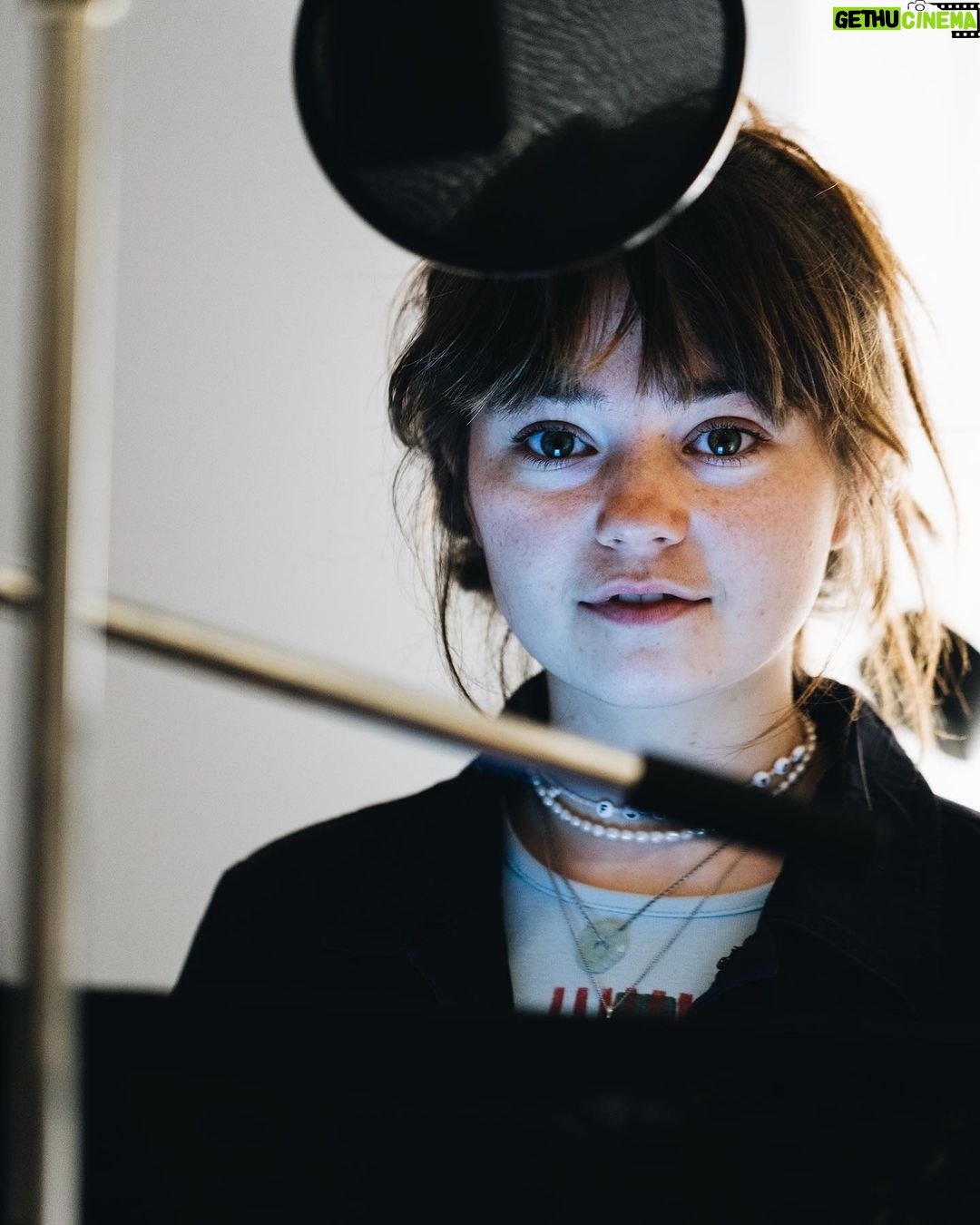 Ella Lee - 5.4K Likes - Das Neue Hörspiel „lost in Neulich“ ist ab heute in der ARD audiothek verfügbar :) ->
📸 Annette Koroll
https://www.ardaudiothek.de/sendung/lost-in-neulich-kein-dorf-fuer-anfaenger/95814094/