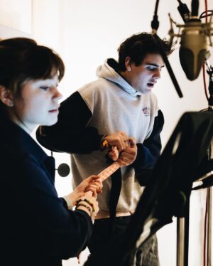 Ella Lee Instagram - Das Neue Hörspiel „lost in Neulich“ ist ab heute in der ARD audiothek verfügbar :) -> 

📸 Annette Koroll 

https://www.ardaudiothek.de/sendung/lost-in-neulich-kein-dorf-fuer-anfaenger/95814094/