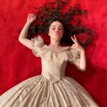 Ella Lee Instagram – .
.
.
.
.#bridgerton #perioddrama #perioddress #sisi #perioddress #sissiundfranz