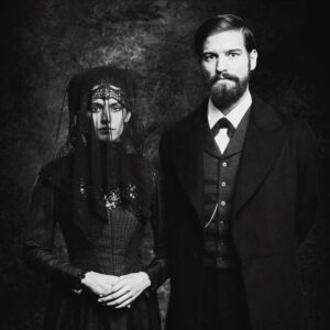 Ella Rumpf Instagram - Soo Aah uiuiui aiai - #Freud is on Netflix now! From today on! I get really hot all five minutes and think its Corona, but i think im nervous a little! This epic piece of a Series lives damn...A six month Trip with bloody special great director @marvinkren  #RobertFinster  as Freud he is... well he could not be more perfect for this interpretation of Freud, and #Georgfriedrich  as Kiss if you don‘t know him yet wait for his genuis moments, and @der_krutzler as Poschacher his talent is beyond words, because he sings when he plays! Thank you @anjakling_official for  these moments of beauty and tenderness and @philipphochmair for your madness and @stefankonarske whalala your epic man haha wait for him.! Anyway the List dosent STop everybody, the whole cast is strangely mad and unic in this show! Of course everybody behind Camera 🙏 💜bestbest !Amazing Crew !!Please Enjoy the show it was made with hearth,sweat and soul! ,,Soul,, for me the most important thing in Art🖤  EVERYBODY stay healthy and humble- i think of all those suffering most and heros of today saving lives!  Keep LOVE in times of great FEAR- stay home if you dont have to save a Life 🙏!!🤍 * if i make mistakes in English ,, soorry,, ;)