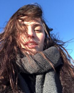 Ella Rumpf Instagram - East wind bowing——🧣🧤Love from Prague
