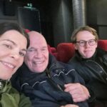 Ellen Hillingsø Instagram - Hvis du endnu ikke har set #jonathanglazer “The zone of interest “ så af sti afsted i biffen med dig. Dette værk bør LYTTES og SES af alle. Jeg trak #dengamlegeneral og #fætterfrederik @frederik_castenskiold med i @moviehousehellerup #danmarkslækrestebiograf for at se den for 2.gang. Det blev den ikke mindre rystende af skulle jeg hilse og sige. #thezoneofinterest #ondskabensbanalitet #hannaharendt #swipe➡️