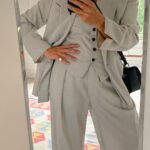 Ellen Hillingsø Instagram – #cphfw23 er overstået. Det var ikke meget #fashion jeg fik set da jeg var længe og meget på #arbejdsmarkedet som @frodinpeter kalder det. Åh jeg ville gerne ha’ set @soerenleschmidt fantastisk show med det vildeste line up af modeller @mkdtstudio altid tidsløse design osv osv MEN jeg var dog så heldig at nå middag hos @daybirgeretmikkelsen på @sanssouci1902 hvor skønne @cexsteen var vært ØJ hvor var det hyggeligt TAK @pernillerosen for #vækimorgen de virkede efter hensigten 😜 foto 3 min #onkellars var modedesigner #backintheday jeg elskede ham han havde så meget sans for sagerne og var det dejligeste menneske tak for foto @krd_klavsrosenfalck