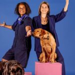 Ellen Hillingsø Instagram - 🐾 Hella Joof og Ellen Hillingsø elsker hunde – og de har naturligvis fuldstændig styr på deres egne hunde. Det’ klart 🐶 Nu vil de hylde menneskets bedste ven med ’Hundens bog’ – en morsom, kærlig og bedrevidende indføring i tilværelsen med hund. Det bliver en bog, der byder på lorte-reglen, hunde i sengen, kalket afføring, tigning, svenske øjne, hundeterapi, dykke ned i brevkasser for hunde og mennesker, synge hundesange og læse digte og fortællinger om nogle af de mange hunde i vores kulturhistorie. Sikke en nyhed! På med hundesnoren for bogen kan forudbestilles allerede i dag. Link i bio 😍 Glædelig International Hundedag 🐕 #hund #internationaldogday #hellajoof #ellenhillingsø #dog #hundeliv