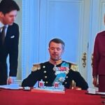 Ellen Hillingsø Instagram - Hans Majestæt Kong Frederik 10. “ Forbundne , forpligtet , for kongeriget Danmark “ Vi var ret så mange der stimlede sammen i dag for at fejre vores ny konge , vores nye Dronning og vores gamle Dronning. Sikke en fest . Jublen ville ingen ende tage. Glædeligt og bevægende en kæmpe fest. Mange fantastiske #hyggetude momenter jeg nævner i flæng selve proklamationen , kongeparret på balkonen med børnene og da Dronning Margrethe efter endt statsråd ser på sin søn og siger :” Gud bevare Kongen “ ….. 👑⚓️♥️🍀