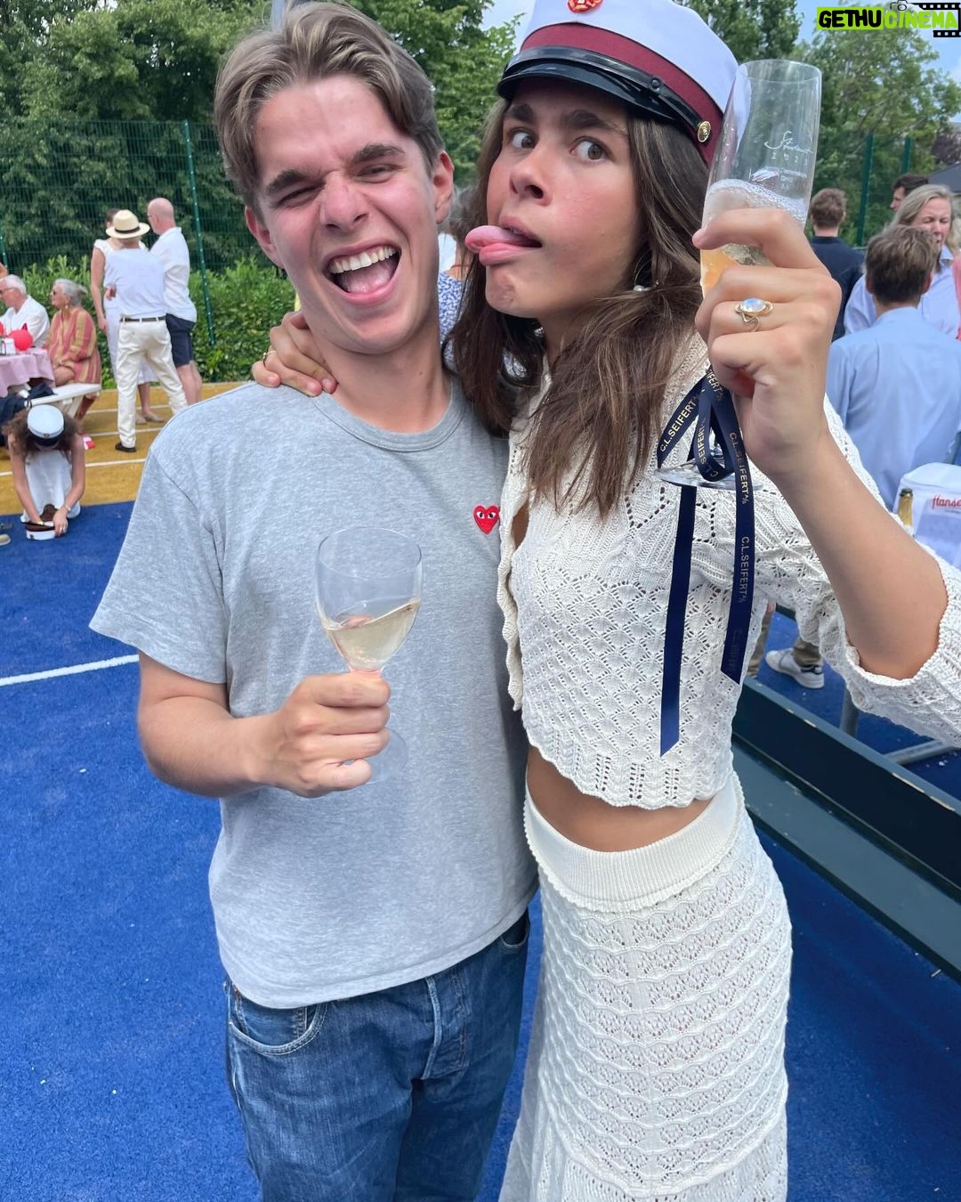 Ellen Hillingsø - 2.2K Likes - Godt nytår derude … 🎉♥️
