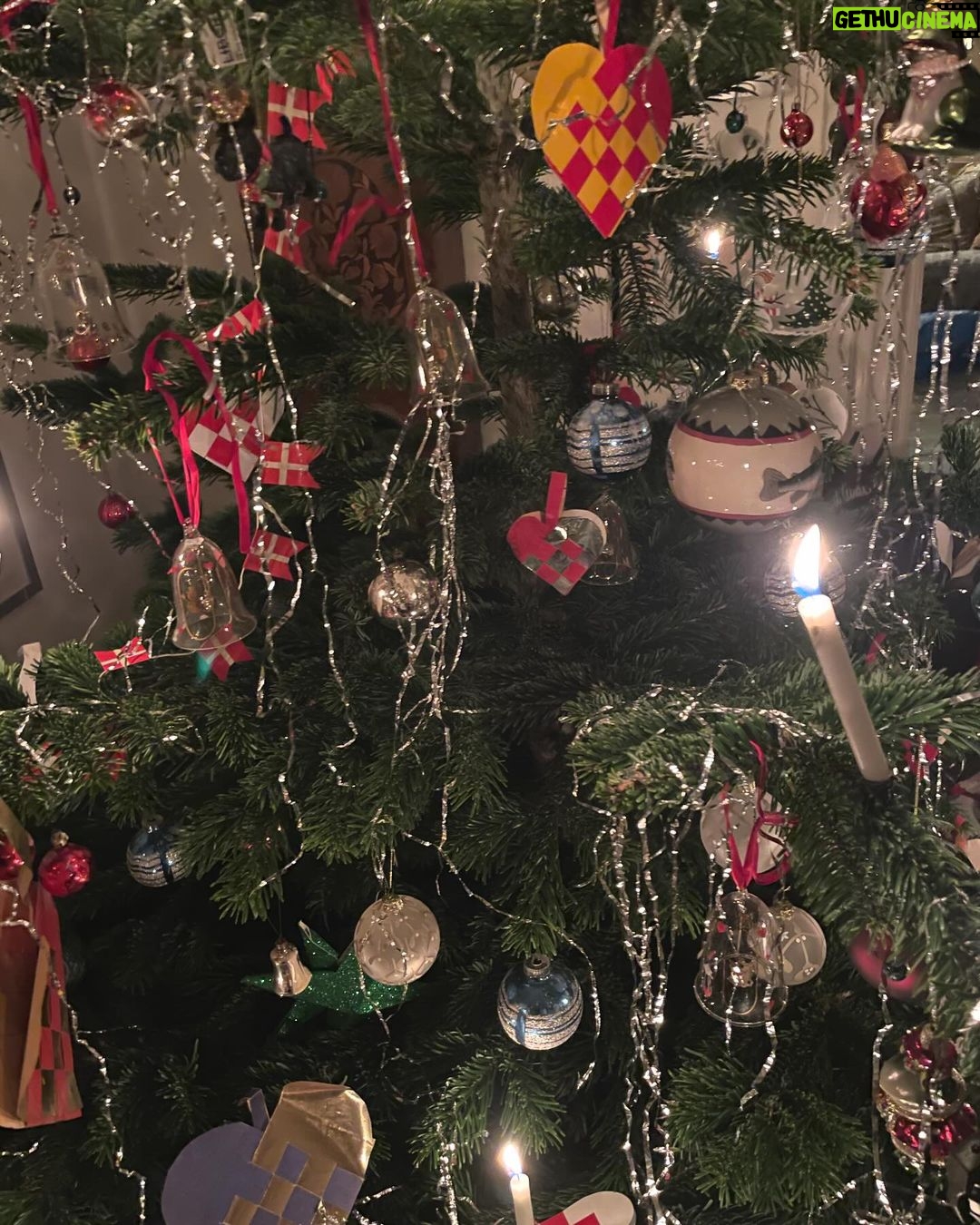 Ellen Hillingsø - 2.2K Likes - Tænk engang julemanden kom sgu forbi , vildt ikke ?! TAK du kære gamle julemand…..
#imcountingmyblessings