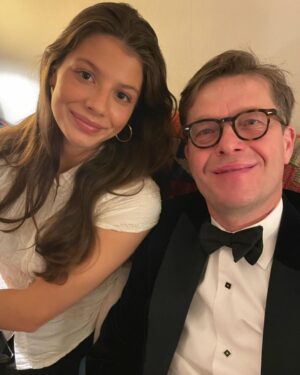 Ellen Hillingsø Instagram - Tænk engang julemanden kom sgu forbi , vildt ikke ?! TAK du kære gamle julemand….. 
#imcountingmyblessings