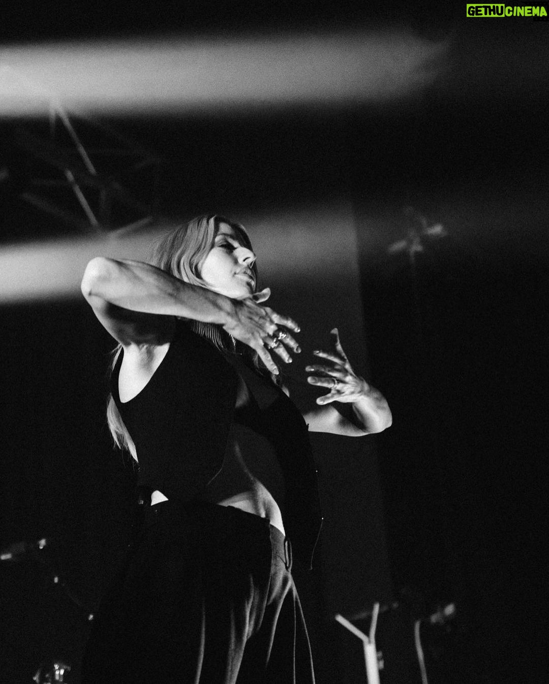 Ellie Goulding Instagram - Thank you Manchester. Adore you ❤️ 📷 @jrcmccord @stellamccartney