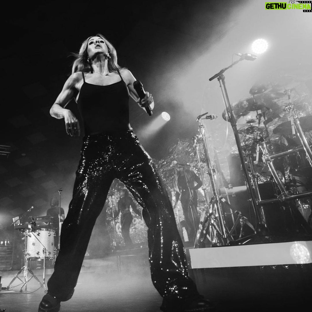 Ellie Goulding Instagram - Thank you so much Glasgow. I won’t forget that one 🏴