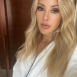 Ellie Goulding Instagram - Are we going back to blonde? 💀