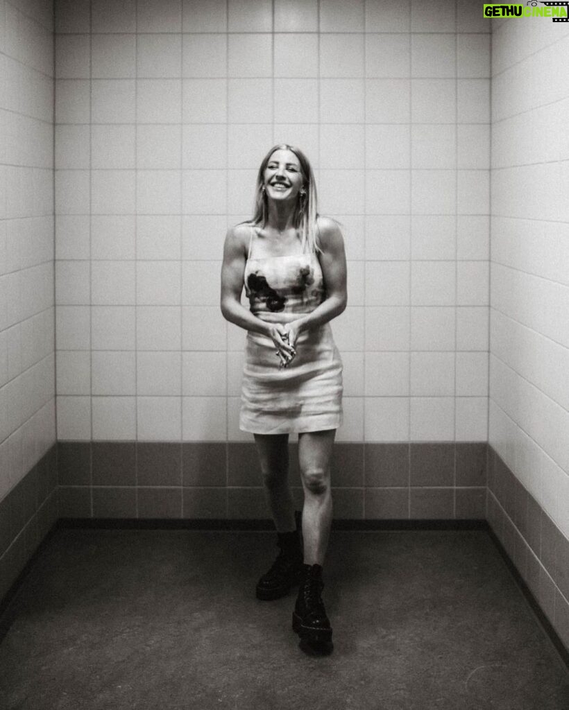Ellie Goulding Instagram - Thank you Hannover 💘 📷 @jrcmccord