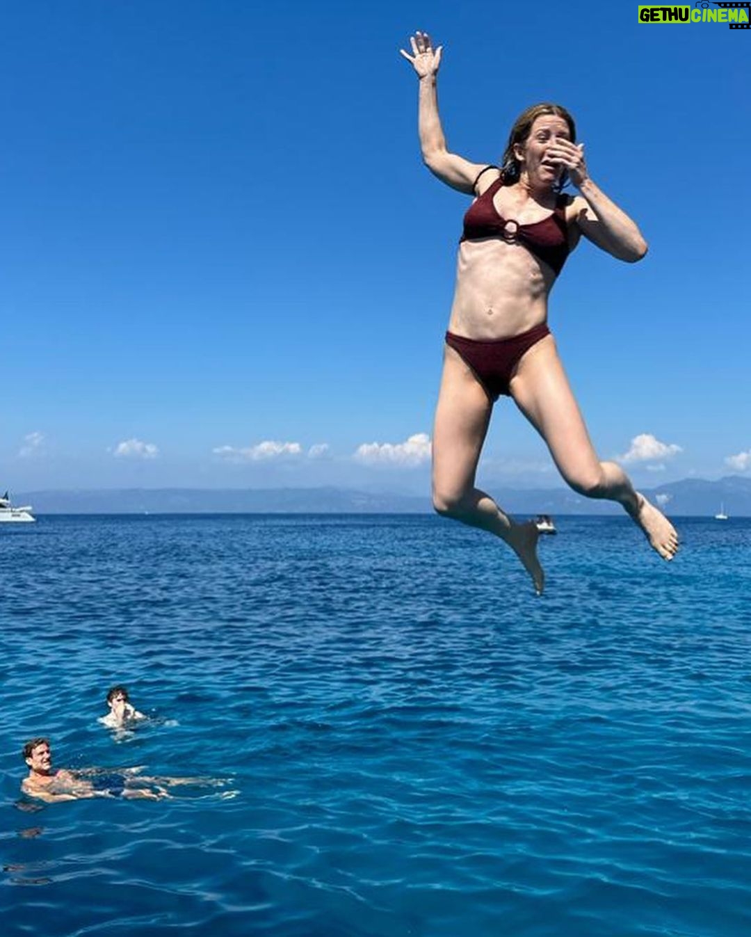 Ellie Goulding Instagram - Dump. I don’t know who needs to hear this but- keep going! Love you x