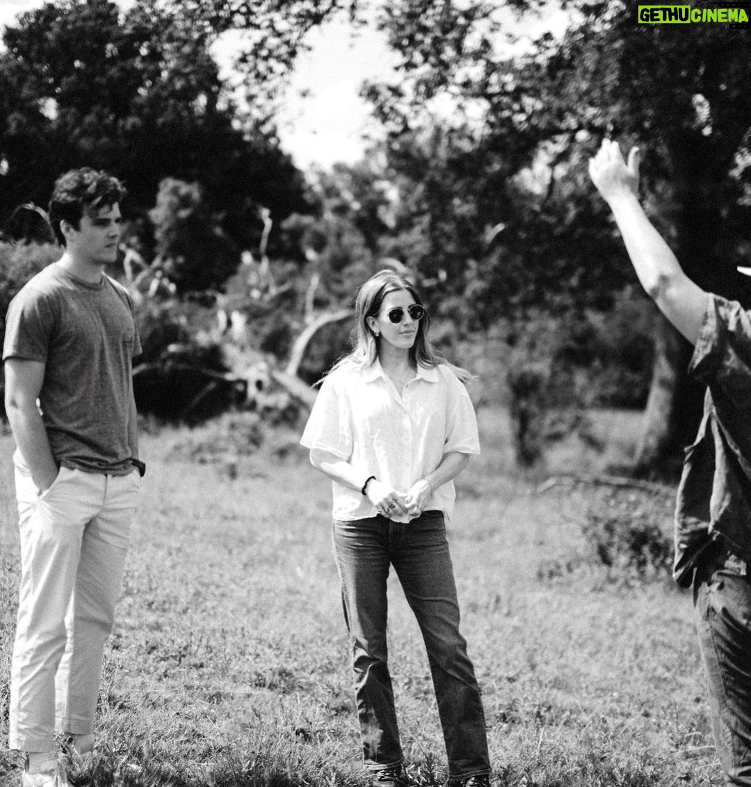 Ellie Goulding Instagram - My face legit hurt from smiling during my visit to @kneppwilding. I never dreamed you could go on safari 35 miles from London and see an ecosystem buzzing with life. But the Knepp visionaries @isabella.tree, Charlie Burrell, @Ned_byrrell96, @charlie.harpur and the whole team there were brave enough to do something different to the old way (dominating nature and destroying most of it đł) Instead they have transformed their land, by putting the Earth first. And the results are amaaaazing and so uplifting đ Youâve prob heard the term rewilding a bit more recently. It isnât just a movement, it is a way of experiencing nature exactly how it is supposed to be and FEELING as though hope is here. Nature heals. It brings me so much joy to know that across the world rewilding projects are bringing ecosystems back to life by returning key wildlife species. Once you bring key wild animals back, you supercharge the ecosystem as a carbon sink (ie suck up all the MASSES of carbon we have hanging around) So beneficial for everything and everyone⌠At Knepp this means storks nesting high up in historic oak trees and beavers who have made an incredible lagoon that stops flooding. These animals are our best engineers and these ecosystems are the way to stave off climate change. So If you ever feel a bit sad by the nature and climate crisis â and who doesnât? â these are the places and these are the visionaries to turn to. Youâll find them at @kneeprewilding @globalrewildingalliance @rewildingb #rewildinghope