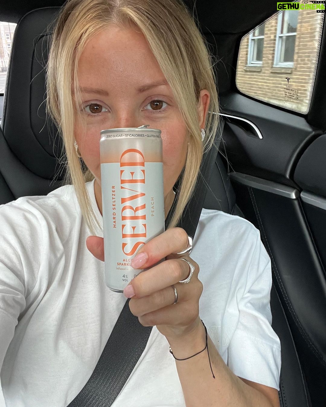 Ellie Goulding - 92.7K Likes - Are we going back to blonde? 💀