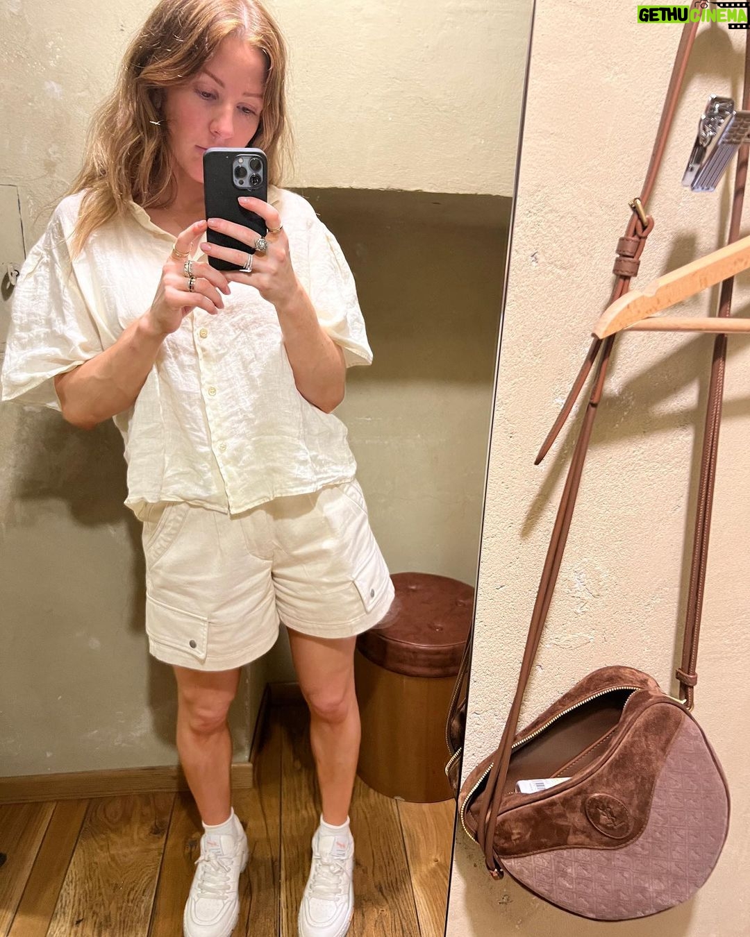 Ellie Goulding - 134.8K Likes - Shortbread pic by far the most important of this selection x 🇮🇹 @cartier