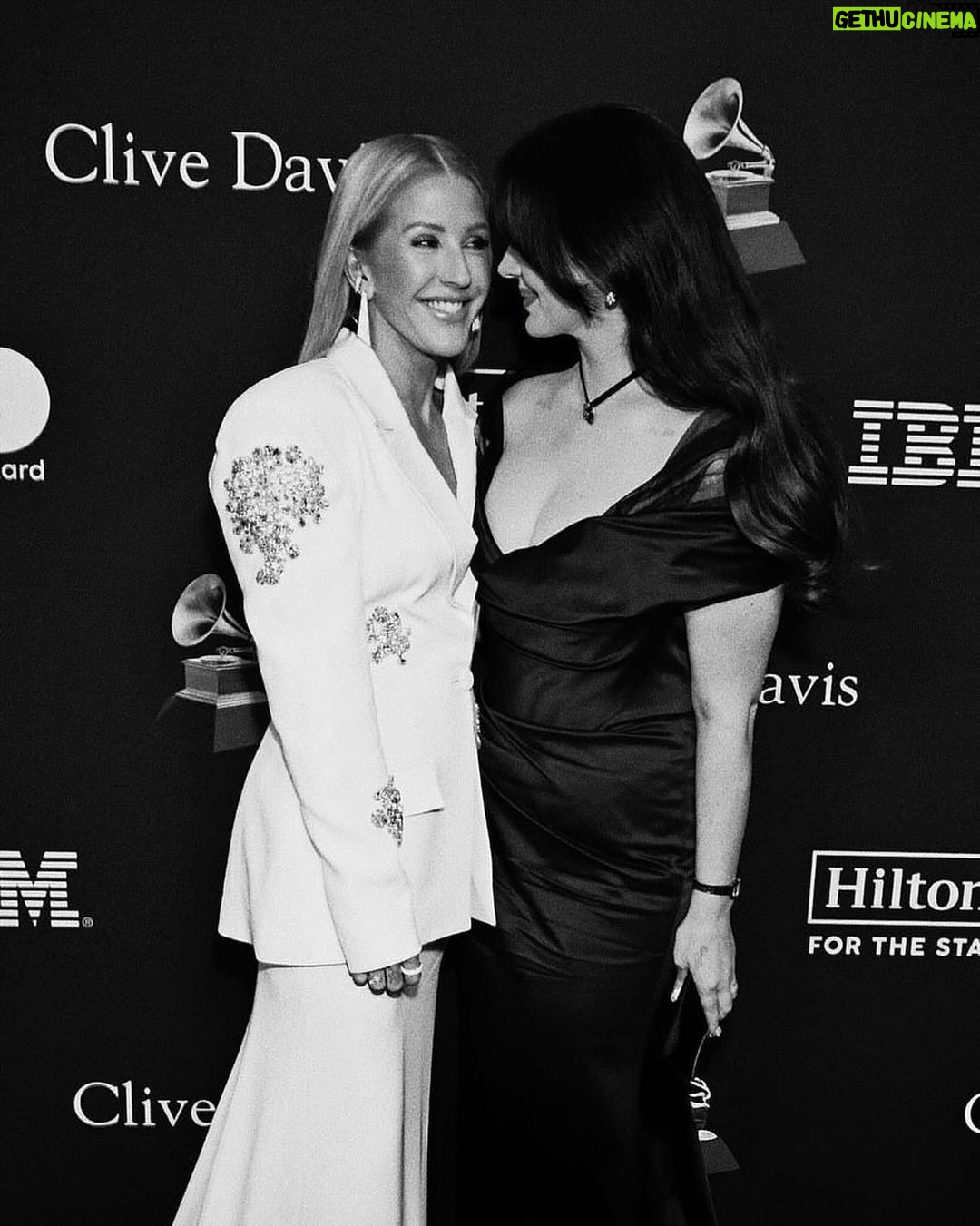 Ellie Goulding - 89.7K Likes - Clive Davies Pre-Grammys celebration with the best date in the world @honeymoon 🫠
To be in a room with some of the greatest living artists makes me feel overwhelming gratitude and pride. Thanks for having me 🤍🤍
Make up my girl @janicedaoud
Hair @rikkigash ❤️🔥
Styling @kyledevolle 🤍
