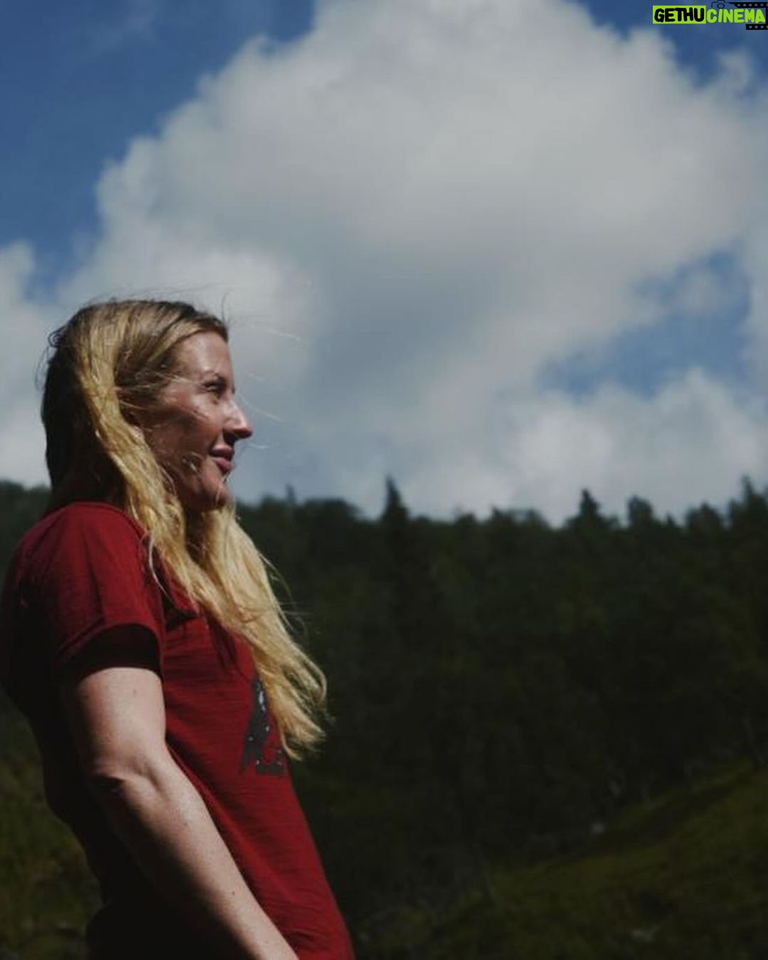 Ellie Goulding Instagram - I am overwhelmed with gratitude to be the recipient of The Perfect World Foundations Conservation Award (even if I was surprised while on a fieldtrip to the Rainforest!). To follow in the footsteps of previous winners and my all time heroes Dr Jane Goodall and Sir David Attenborough feels surreal to be honest. This is one of the world’s most prestigous conservation awards, and I will not waste this incredible endorsement of my activism. As many of you know, (not least because you come with me and hype me up) I’ve been on this journey for a number of years. And as you’ll also know, I have often struggled with my legitimacy proposing solutions for one of the greatest challenges we’ve ever experienced. I thought … who am I to offer solutions to mend our broken relationship with the beautiful biosphere that sustains us. But at some point I realised the people we elect and pay to do this stuff… they often don’t come through 😒 (understatement lolz) So if we don’t take action, who will? Thank you for your support and the mandate that you give me to speak up and out, I have built my confidence. From corals to rainforest, I have had the opportunity to stand alongside and highlight the work of some of the most amazing earth defenders we have. Now there’s no stopping me! At least until we get that Perfect World. Thank you to @tpw_foundation and thank you all of you who trust me to speak up for your future. Love Ellie x