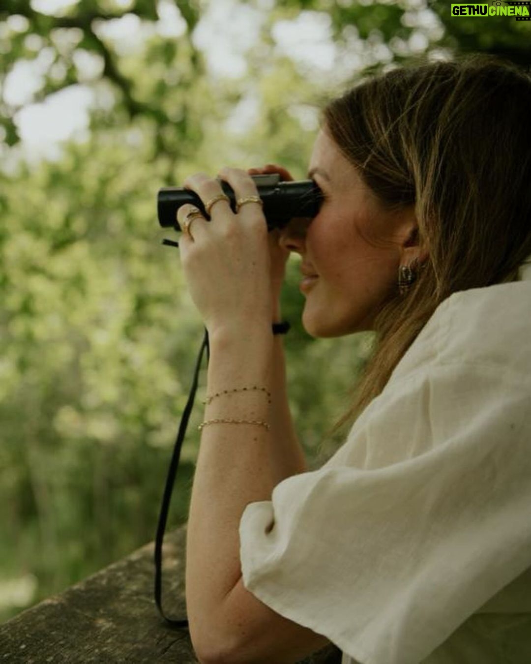 Ellie Goulding Instagram - I am overwhelmed with gratitude to be the recipient of The Perfect World Foundations Conservation Award (even if I was surprised while on a fieldtrip to the Rainforest!). To follow in the footsteps of previous winners and my all time heroes Dr Jane Goodall and Sir David Attenborough feels surreal to be honest. This is one of the world’s most prestigous conservation awards, and I will not waste this incredible endorsement of my activism. As many of you know, (not least because you come with me and hype me up) I’ve been on this journey for a number of years. And as you’ll also know, I have often struggled with my legitimacy proposing solutions for one of the greatest challenges we’ve ever experienced. I thought … who am I to offer solutions to mend our broken relationship with the beautiful biosphere that sustains us. But at some point I realised the people we elect and pay to do this stuff… they often don’t come through 😒 (understatement lolz) So if we don’t take action, who will? Thank you for your support and the mandate that you give me to speak up and out, I have built my confidence. From corals to rainforest, I have had the opportunity to stand alongside and highlight the work of some of the most amazing earth defenders we have. Now there’s no stopping me! At least until we get that Perfect World. Thank you to @tpw_foundation and thank you all of you who trust me to speak up for your future. Love Ellie x