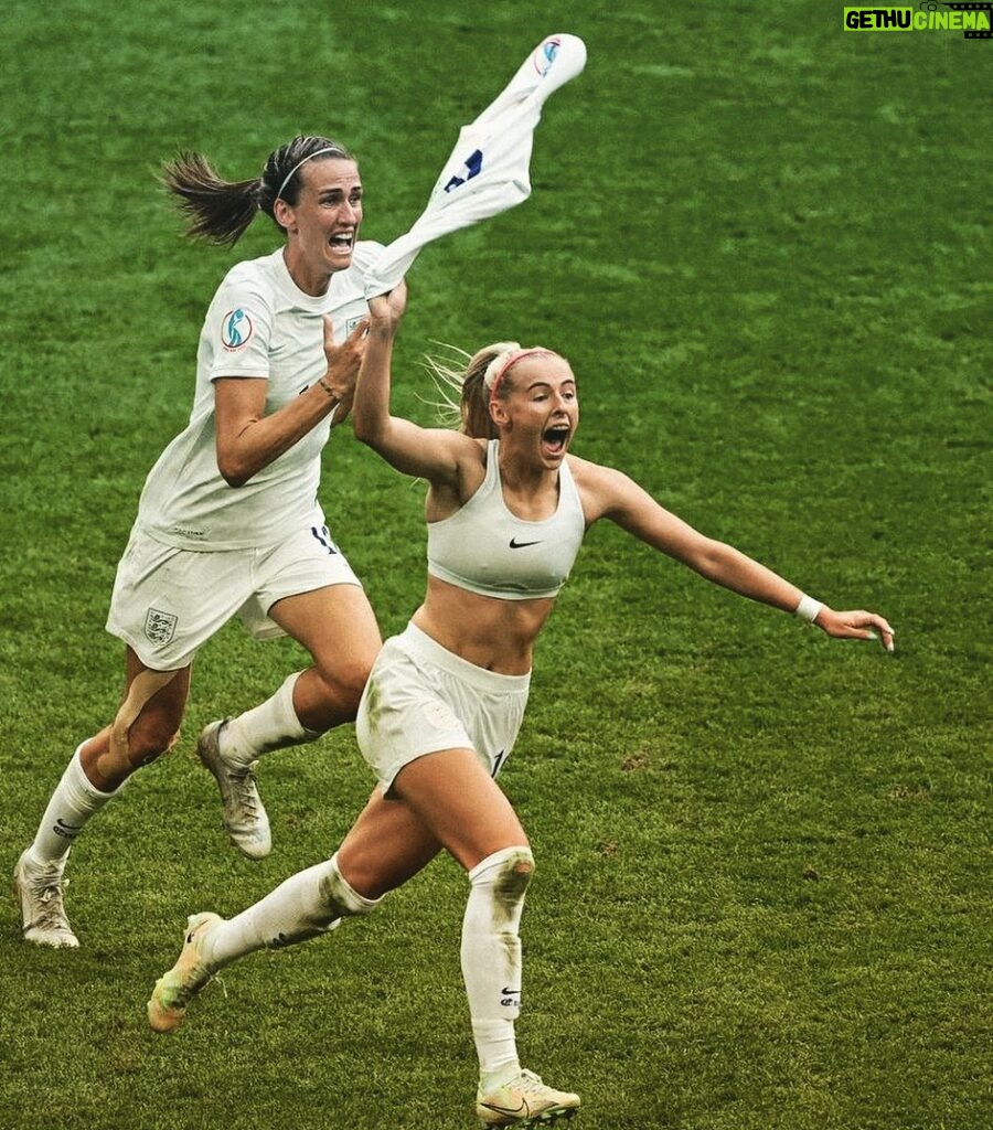 Ellie Taylor Instagram - Absolutely flipping bloody INCREDIBLE @lionesses 🏆