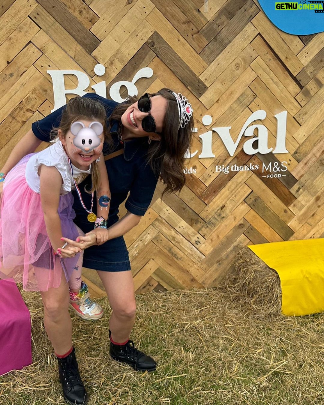 Ellie Taylor Instagram - Back from our first family festival foray @thebigfeastival! All of us had such an ace time and it was so brill for kidos. Highlights include ACTUAL JUSTIN FROM CBEEBIES WHO WAVED AT US, closely followed by Mel C (who for some reason my daughter insisted on referring to as ‘Tiramisu’) and naturally, HRH Rick Astley who was perfect for unleashing some unhinged mum dancing to. (Despite what the Rick video suggests, I hadn’t in fact broken in and scaled a fence - we were #gifted tickets and felt very lucky.) Now to sleep and convince my girl that three days is probbbbably long enough to keep the face gems on for… #bigfeastival The Big Feastival