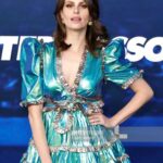 Ellie Taylor Instagram – What a treat to trot down the blue carpet to celebrate all things Ted Lasso season 3, while dressed as the green Quality Street.

Forever grateful to Jason and co for letting me be a part of this incredible, beautiful show, and even more grateful it bought @hannah_waddingham and her arms into my life💪💕

#believe #tedlasso @appletvplus 

💄 @jessica.ahn 
💁🏻‍♀️ @paulnortonhair 
👗 @celiabdesigner 
👠 @terrydehavilland 
💕Styled by @tesswrightstylist The Crown & Anchor Richmond Ted Lasso
