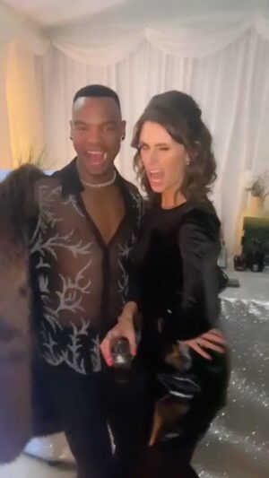 Ellie Taylor Instagram - Johannes: “Why have I never seen you dance like this before?!?!”
Me: “HAD FOUR COCKTAILS, MATE”

(My URGENCY at the end when Beyoncé starts 😆)

Now that’s what a call a last dance 😍😍😍 STRICTLY 2022 COMPLETE ☑️ 

@bbcstrictly #strictly #strictlycomedancing