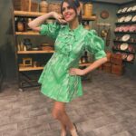 Ellie Taylor Instagram – She’s back to work and proving that being a new mum and looking glam is easy💫 💫 💫 

All you need is:
•a professional make up artist 
•multiple hours in a make up chair
•a shipping container of hair extensions 
•a stylist to source your outfit 
•a seamstress to tailor the outfit
•27x pairs of spanx to fit into the outfit 
•a bra engineered by a team of Nobel winning scientists held in place by steel and prayer.
•2568 photo attempts 
•700 million Instagram filters

Piece of piss mate *flicks fake ponytail* #relatable

•MUA @gemflossi 
•STYLING @tesswrightstylist