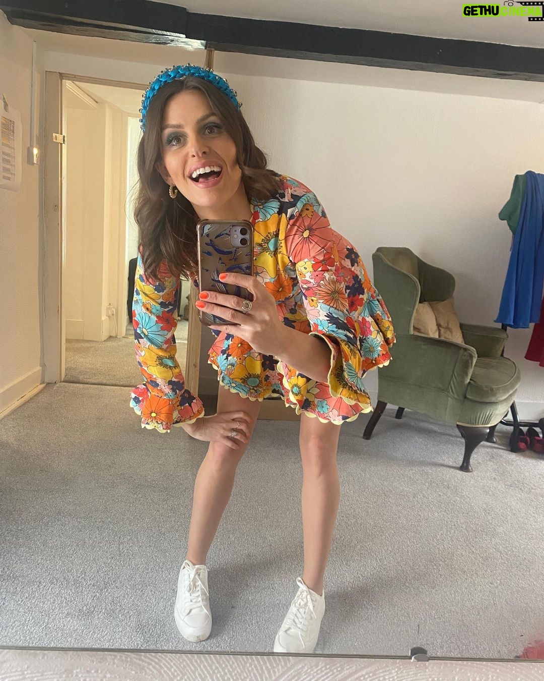 Ellie Taylor Instagram - Tonight is the final of Bake Off The Professionals! 8pm! Who do you reckon will edge it?? Wanted to give a big shout out to the people who get me looking TV ready so firstly @tesswrightstylist who styled all the brilliant bonkers outfits a girl could dream of. I love colour/patterns/dressing like a 7 year old 💕 🌈 And to @gemflossi who painted my face, twiddled my barnet and became camp counsellor to me and @liamcbakes thank you for turning a troll into a glam human and repairing my lipstick after my regular scoff sessions 🐷