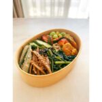 Ellie Toyota Instagram - 🥦🥕🍆🥒🫛🌽 『いつぞやは』 想像していたよりも身体を動かすので、 毎日しっかり3食お腹がすきます！笑 いや、動いてはいるけどさ、食べた分だけ消費しているのかどうか、、 は疑問。🫠 パンでもお米でも 上にいろいろのせて、 とにかく口の中に色んな味がするのが好き。 #オープンサンド #お弁当 #野菜もりもり