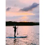 Ellie Toyota Instagram - 🐋 SUPハマりそう。 こんなに心地良いものだとは、、。 瞑想してるような感覚だった。 #sunsetsup