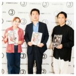 Ellie Toyota Instagram - 🎧 J-WAVE GOLDEN WEEK SPECIAL TOKYO TATEMONO presents FEELIN’ GREEN 聴いてくださったみなさま、 本当にありがとうございました🌿 nicoさんとのツインナビゲート、 心強かったです✨ YNK（八重洲・日本橋・京橋）エリアには 江戸時代から続くサーキュラーエコノミーの原点がある、というお話。 そしてどんなテクノロジーよりも、 人と人とのリアルな対話が大切であるということ。 “次世代に繋ぎたい音楽”と共に、 ゲストの方々の言葉から沢山のパワーをいただいた9時間でした❤️‍🔥 自分には何ができるかな。 そう考えることが、まず第一歩を踏み出していると思えた。 AIさん、圧巻のスタジオライブをありがとうございました！ まさに、あの瞬間にしか生まれ得ないLIVE！ お話しから歌にシームレスに繋がり、 音楽が紡がれていく、、 AIさんの愛に溢れたお人柄も相まって 「最高、、」のひと言に尽きます。 radikoのタイムフリーでも ぜひお楽しみくださいねー😚 @jwave813 @nicostagramtokyo 📸 #AI さん @officialai @take_action_for_peace #宮沢和史 さん #坂口真生 さん @mao717 #吉高まり さん #藤吉雅春 さん -収録ゲスト- #夏木マリ さん @mari_natsuki #ヘラルボニー 松田崇弥 さん @heralbony #白木屋傳兵衛 中村悟さん #割烹嶋村 加藤一男さん #シティラボ東京 平井一歩さん