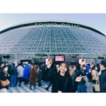 Ellie Toyota Instagram - 😎 The perfect birthday & our wedding anniversary! This wonderful moment gave me the courage to be and live “just the way I am”🚀 Thank you #brunomars !!!! #tokyodome 誕生日のメッセージをありがとうございます😍 みんな大好きです！！！ 嬉しくて嬉しくてこころがはち切れそう。 念願叶って、ブルーノ・マーズのライブに行きました🥹 この、不完全な、自分のまま生きて良いんだよ、それが最高だよって云ってもらえた気がした。 ひたすら感謝、感謝の1日です🍀